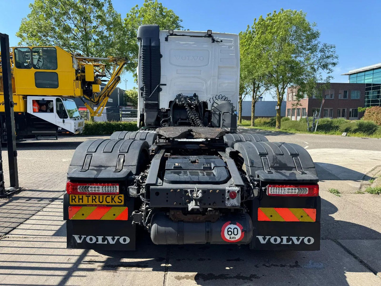 Volvo FH 460 6X2 - EURO 6 + LIFTING AXLE - Tractor head: gambar 5 Volvo FH 460 6X2 - EURO 6 + LIFTING AXLE - Tractor head: gambar 5