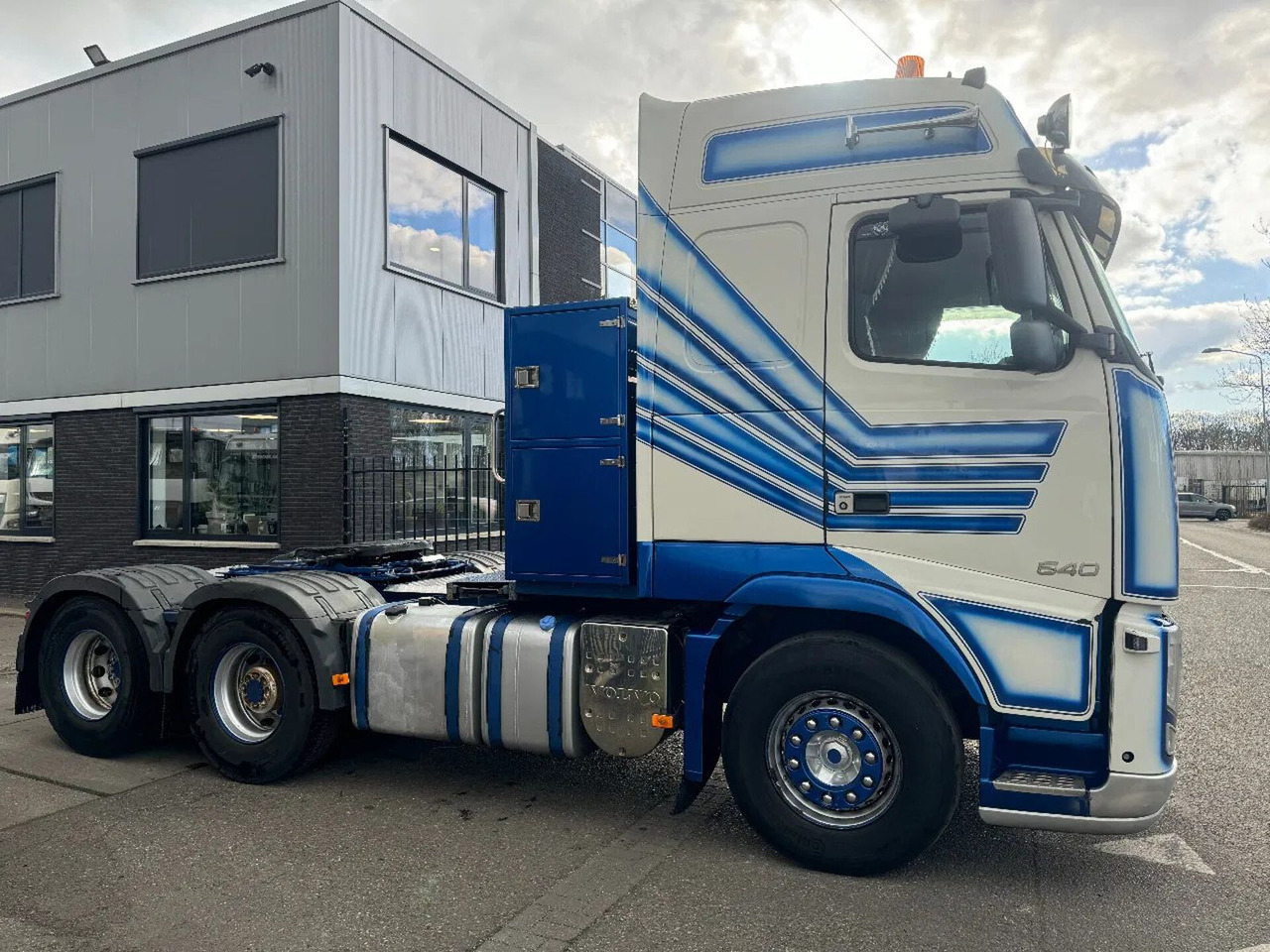 Volvo FH 540 6X2 - EURO 5 + BIG AXLE + LIFTING AXLE - Tractor head: gambar 4 Volvo FH 540 6X2 - EURO 5 + BIG AXLE + LIFTING AXLE - Tractor head: gambar 4