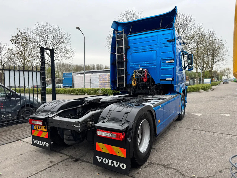 Volvo FM 370 4X2 EURO 6 SKIRTS SPOILERS I-SHIFT - Tractor head: gambar 4 Volvo FM 370 4X2 EURO 6 SKIRTS SPOILERS I-SHIFT - Tractor head: gambar 4