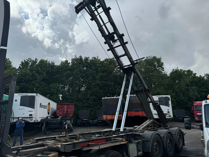 Van Hool CABLE AND KIPPING SYSTEM 3X BPW AXLE FRONT LIFTING - Semi-trailer pengangkut mobil: gambar 5 Van Hool CABLE AND KIPPING SYSTEM 3X BPW AXLE FRONT LIFTING - Semi-trailer pengangkut mobil: gambar 5