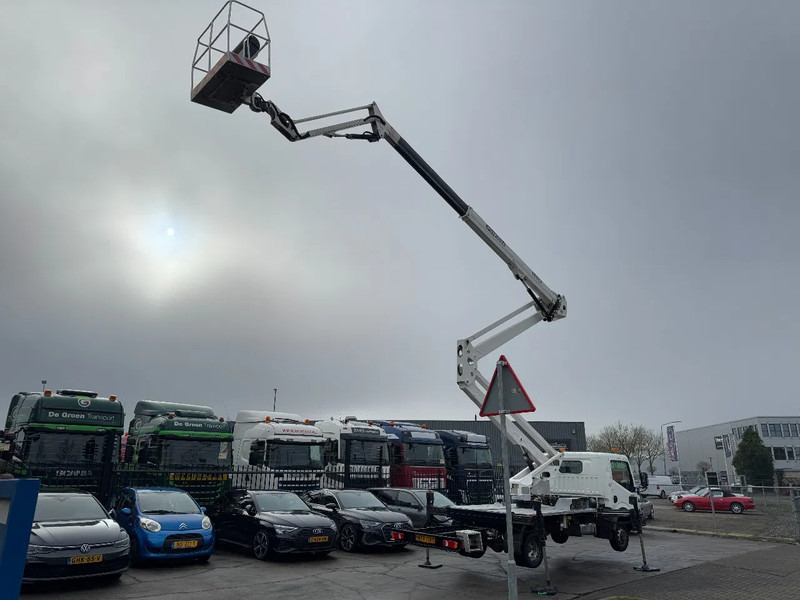 Nissan Cabstar 35.12 + ISOLI 21 METER AERIAL PLATFORM - Van pengiriman: gambar 5 Nissan Cabstar 35.12 + ISOLI 21 METER AERIAL PLATFORM - Van pengiriman: gambar 5