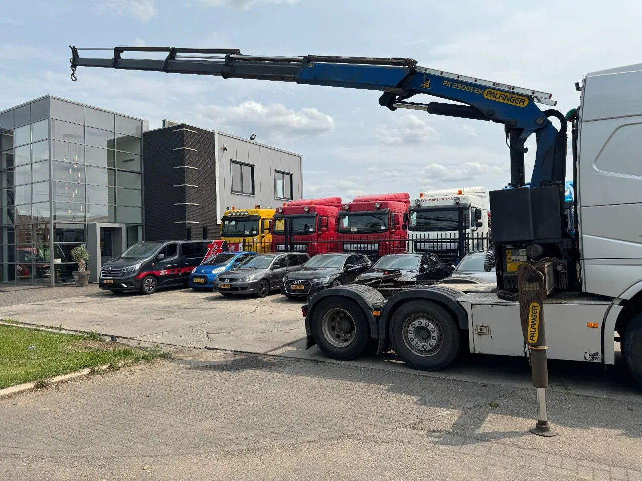Volvo FH 460 6X2 PALFINGER 2300 + REMOTE CONTROL - Truk derek: gambar 3 Volvo FH 460 6X2 PALFINGER 2300 + REMOTE CONTROL - Truk derek: gambar 3