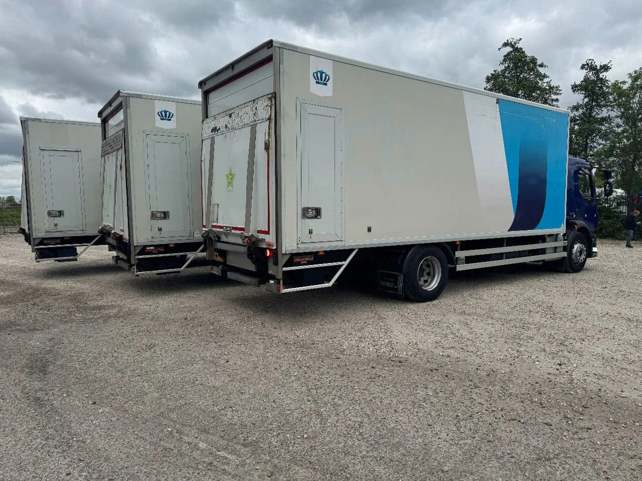 Volvo FL 250 4X2 3 UNITS CARGO LOCK + DHOLLANDIA LIFT - Truk box: gambar 4 Volvo FL 250 4X2 3 UNITS CARGO LOCK + DHOLLANDIA LIFT - Truk box: gambar 4