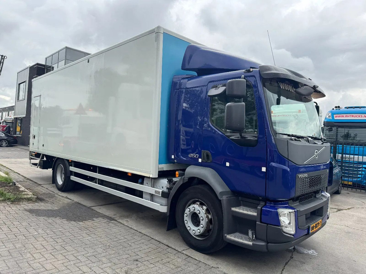 Volvo FL 250 4X2 EURO 6 DHOLLANDIA LIFT + CARGOLOCK TÜ - Truk box: gambar 4 Volvo FL 250 4X2 EURO 6 DHOLLANDIA LIFT + CARGOLOCK TÜ - Truk box: gambar 4