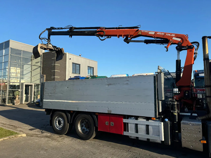 Truk jungkit, Truk derek Volvo FM 330 6X2 - EURO 5 + ATLAS 126.3E A2 + REMOTE + LIFT/STEERING AXLE: gambar 6