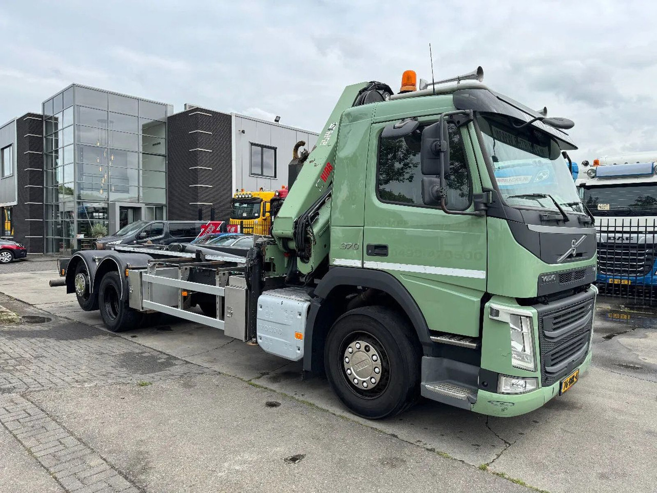 Truk derek Volvo FM 370 6X2 VDL 21T HOOK + HIAB 211 + REMOTE CONT: gambar 10