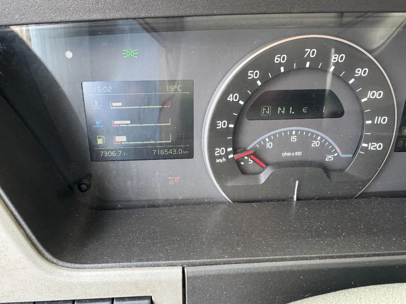 Hook lift Volvo FM 410 6X2 EURO 6 VDL 20 T HOOK LIFTING AXLE: gambar 20 Hook lift Volvo FM 410 6X2 EURO 6 VDL 20 T HOOK LIFTING AXLE: gambar 20