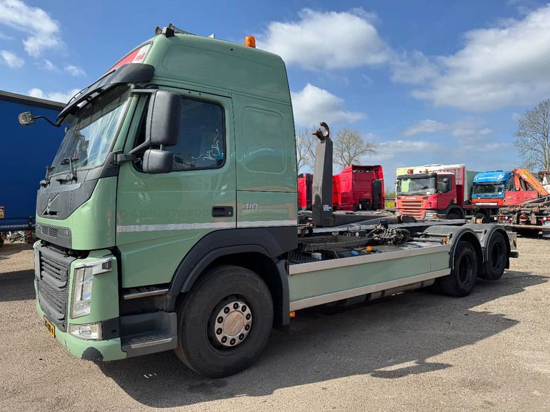 Hook lift Volvo FM 410 6X2 EURO 6 VDL 20 T HOOK LIFTING AXLE: gambar 9 Hook lift Volvo FM 410 6X2 EURO 6 VDL 20 T HOOK LIFTING AXLE: gambar 9