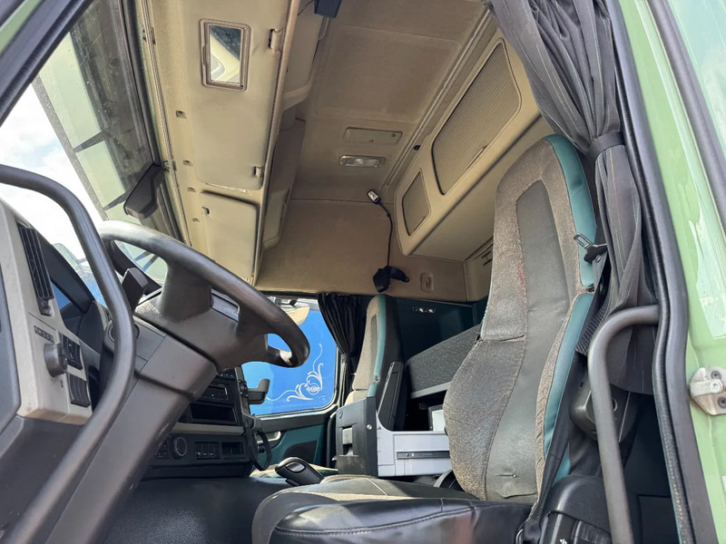 Hook lift Volvo FM 410 6X2 EURO 6 VDL 20 T HOOK LIFTING AXLE: gambar 16 Hook lift Volvo FM 410 6X2 EURO 6 VDL 20 T HOOK LIFTING AXLE: gambar 16