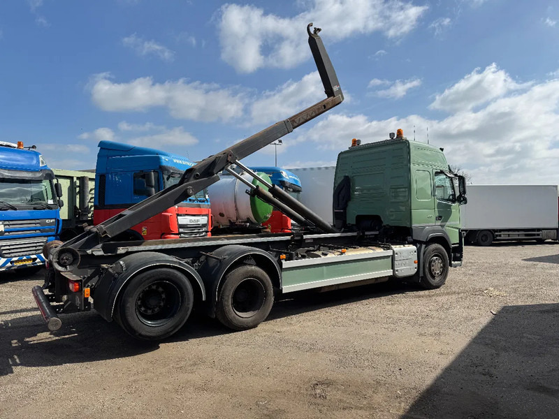 Hook lift Volvo FM 410 6X2 EURO 6 VDL 20 T HOOK LIFTING AXLE: gambar 6 Hook lift Volvo FM 410 6X2 EURO 6 VDL 20 T HOOK LIFTING AXLE: gambar 6
