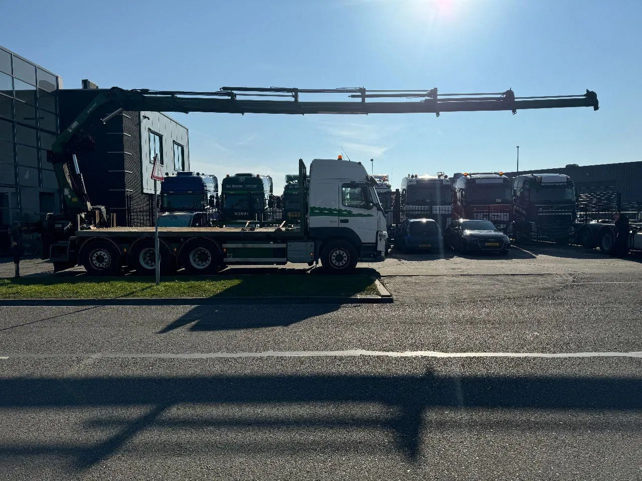 Volvo FM 500 8X4 HIAB 288 + REMOTE CONTROL 5TH + 6TH F Volvo FM 500 8X4 HIAB 288 + REMOTE CONTROL 5TH + 6TH F - Truk derek, Truk flatbed: gambar 4 Volvo FM 500 8X4 HIAB 288 + REMOTE CONTROL 5TH + 6TH F Volvo FM 500 8X4 HIAB 288 + REMOTE CONTROL 5TH + 6TH F - Truk derek, Truk flatbed: gambar 4