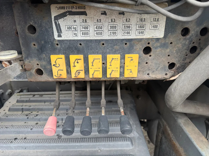 Volvo FM 9.340 6X2 EURO 5 HIAB 211 EP3 + REMOTE CONTROL - Truk flatbed, Truk derek: gambar 5 Volvo FM 9.340 6X2 EURO 5 HIAB 211 EP3 + REMOTE CONTROL - Truk flatbed, Truk derek: gambar 5