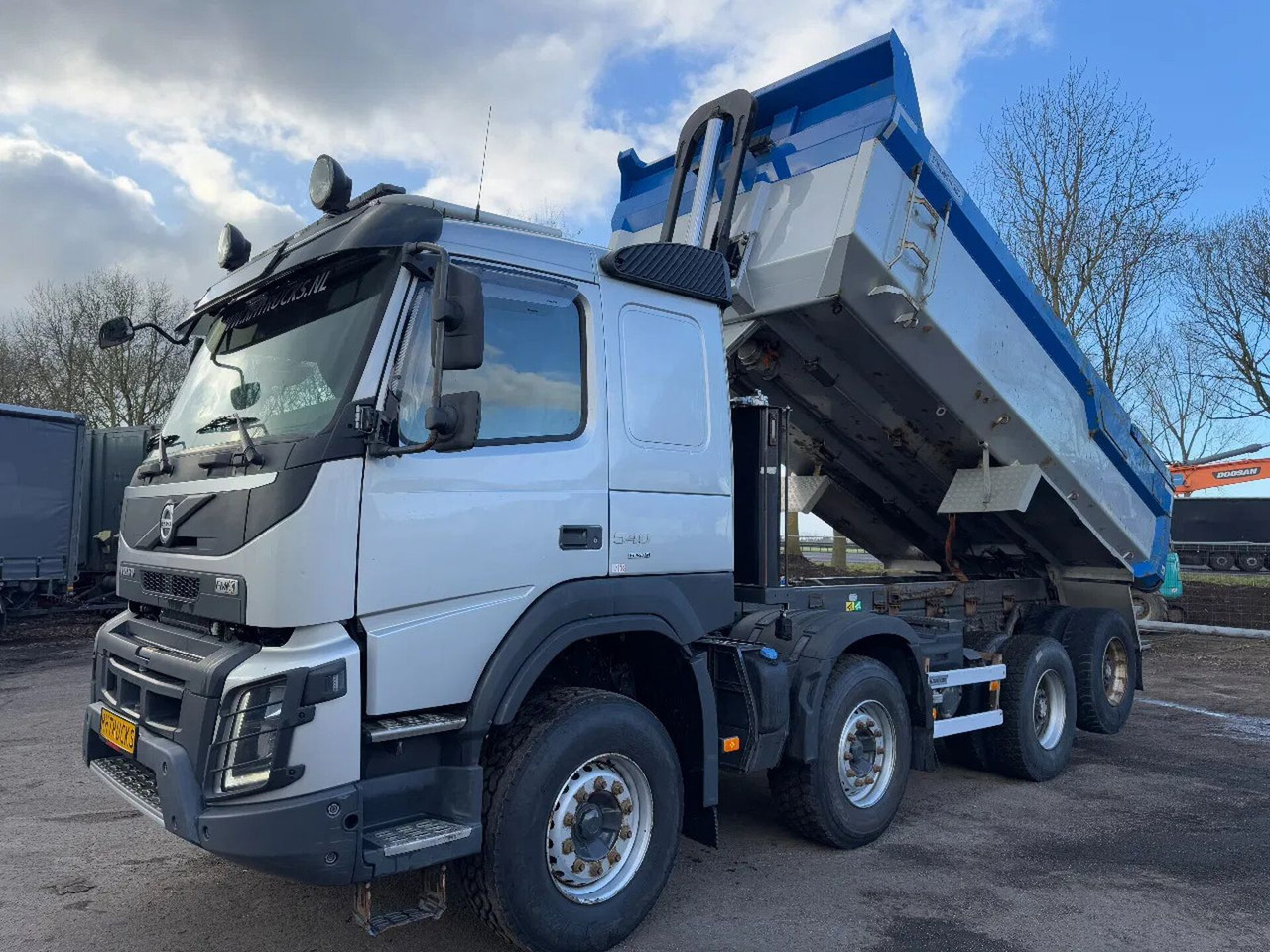 Volvo FMX 540 8X4 - EURO 6 + KIPPER + LIFTING AXLE Volvo FMX 540 8X4 - EURO 6 + KIPPER + LIFTING AXLE - Truk jungkit: gambar 1 Volvo FMX 540 8X4 - EURO 6 + KIPPER + LIFTING AXLE Volvo FMX 540 8X4 - EURO 6 + KIPPER + LIFTING AXLE - Truk jungkit: gambar 1