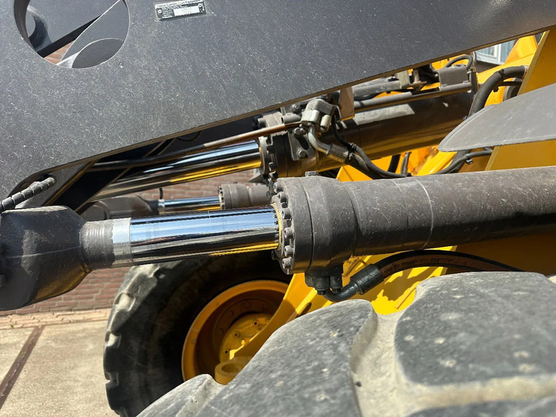 Loader konstruksi Volvo L60H , CE, 31359 HOURS, AUXILIARY HYDRAULICS, AIR CONDITIONER: gambar 14