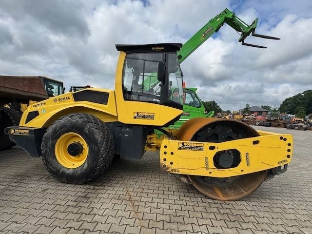 Bomag BW 213 D -5 - Pemadat: gambar 1 Bomag BW 213 D -5 - Pemadat: gambar 1