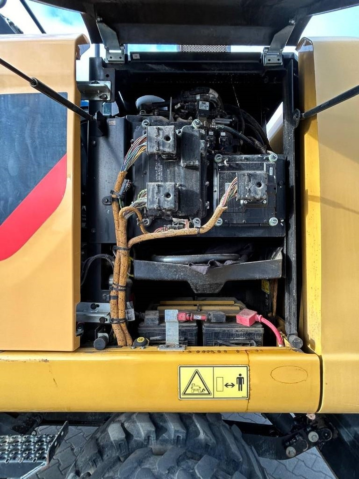 CAT M 318 F - Ekskavator roda: gambar 4 CAT M 318 F - Ekskavator roda: gambar 4