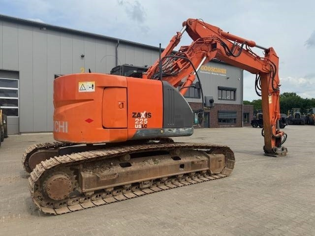 HITACHI ZX 225USLC-3 - Ekskavator perayap: gambar 1 HITACHI ZX 225USLC-3 - Ekskavator perayap: gambar 1