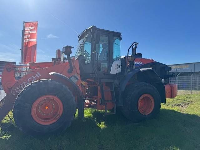 Hitachi ZW 250-6 - Wheel loader: gambar 2 Hitachi ZW 250-6 - Wheel loader: gambar 2