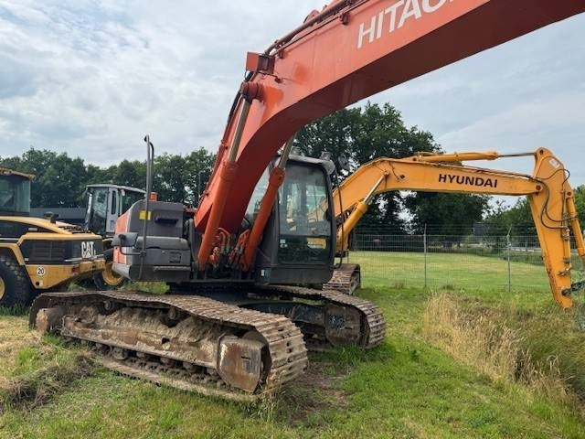 Hitachi ZX 210 LC - Ekskavator perayap: gambar 3 Hitachi ZX 210 LC - Ekskavator perayap: gambar 3