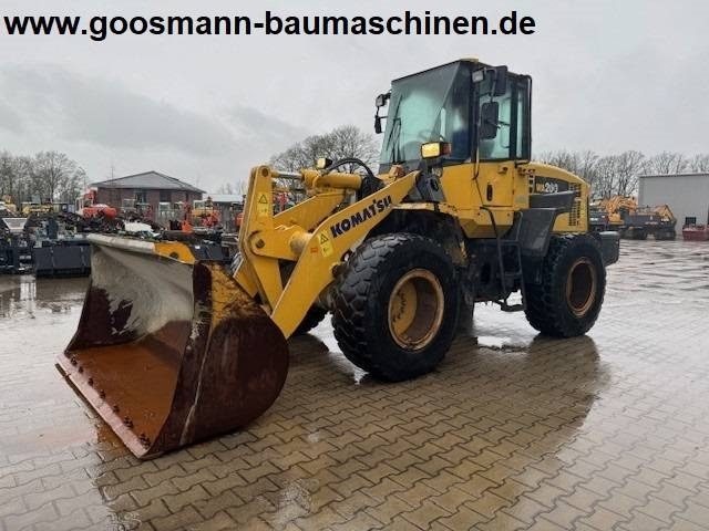 KOMATSU WA 200 - Wheel loader: gambar 1 KOMATSU WA 200 - Wheel loader: gambar 1