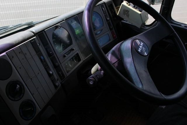 MAN M 2000 - Penyapu jalan: gambar 3 MAN M 2000 - Penyapu jalan: gambar 3