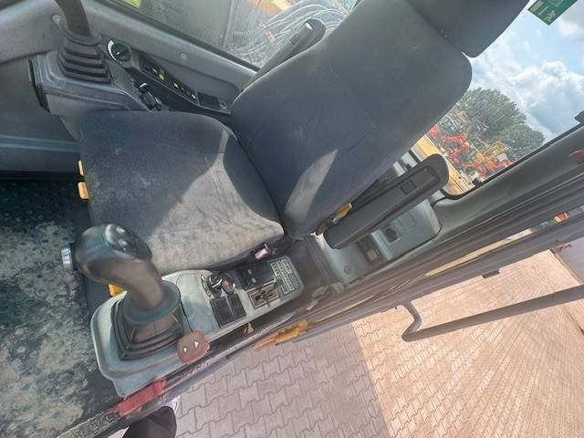 Ekskavator roda Volvo EW 180 B: gambar 6