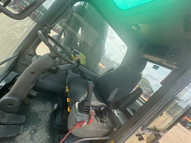 Ekskavator roda Volvo EW 180 B: gambar 7
