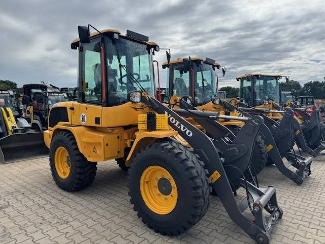 Volvo L 30 HS Klima - Wheel loader: gambar 4 Volvo L 30 HS Klima - Wheel loader: gambar 4
