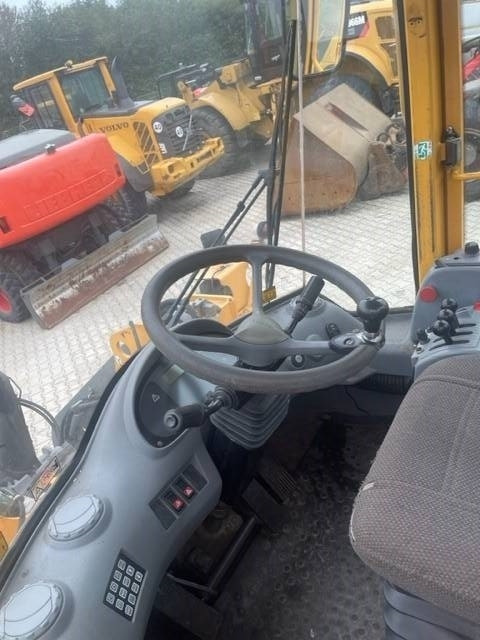 Volvo L 70 E - Wheel loader: gambar 5 Volvo L 70 E - Wheel loader: gambar 5