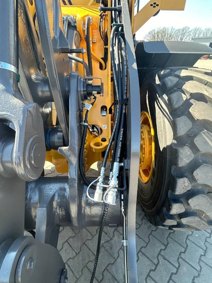 Volvo L 90 H - Wheel loader: gambar 5 Volvo L 90 H - Wheel loader: gambar 5