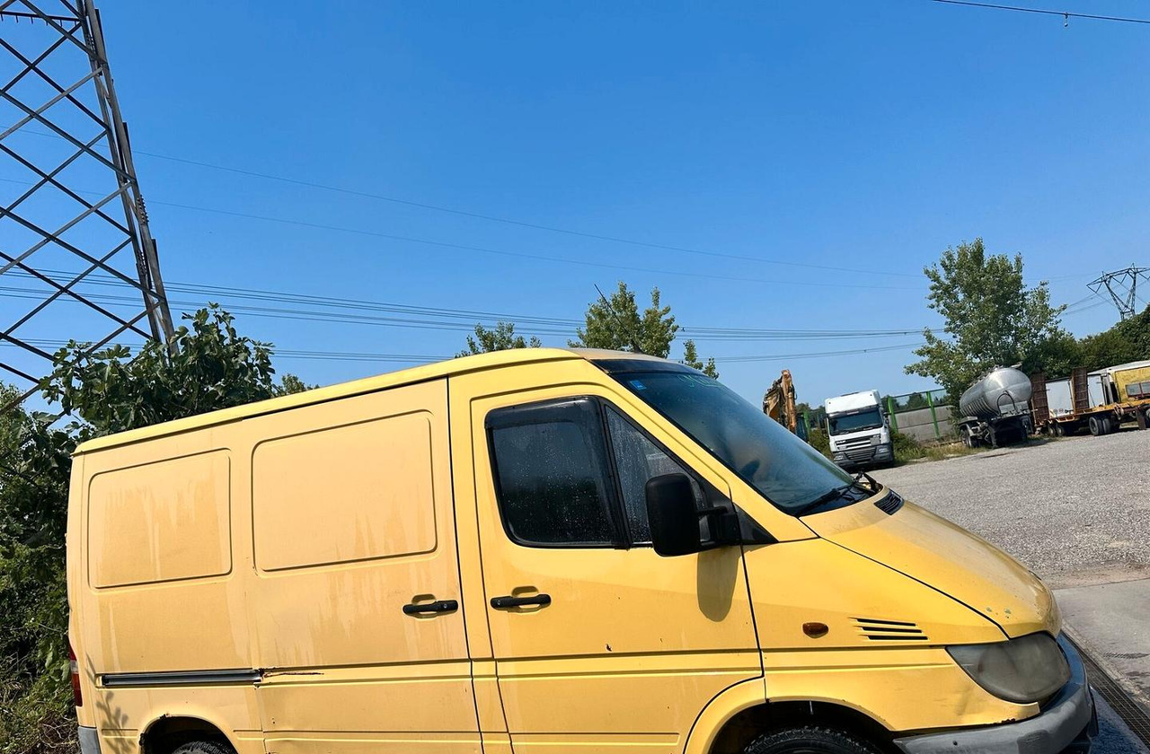 Furgone Mercedes Sprinter 211 - Van panel: gambar 3 Furgone Mercedes Sprinter 211 - Van panel: gambar 3