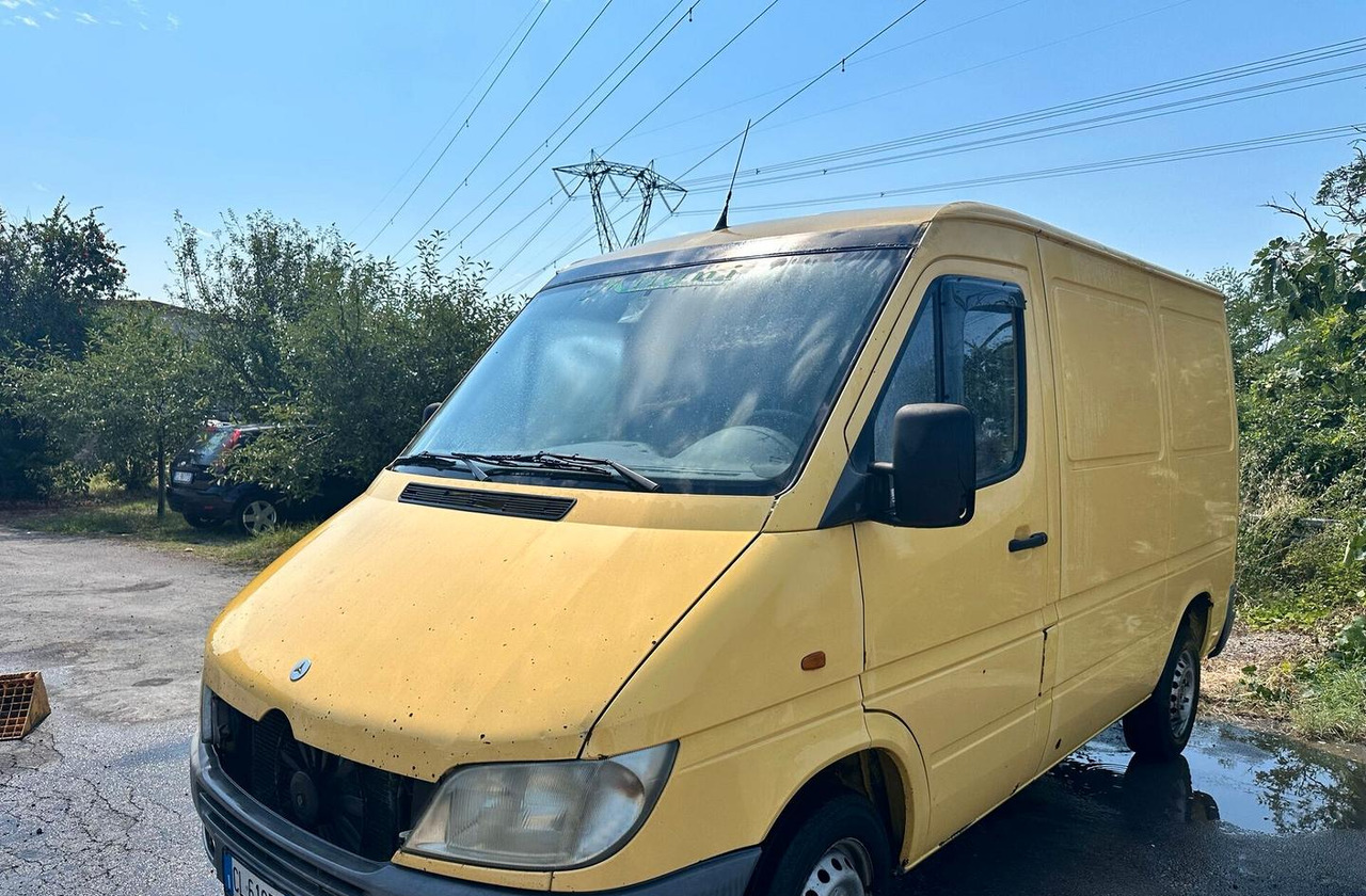 Furgone Mercedes Sprinter 211 - Van panel: gambar 2 Furgone Mercedes Sprinter 211 - Van panel: gambar 2
