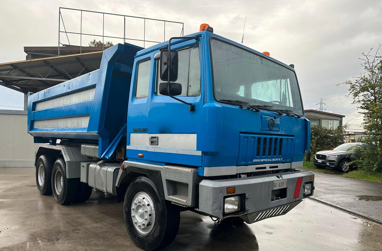 - Truk jungkit: gambar 1 - Truk jungkit: gambar 1