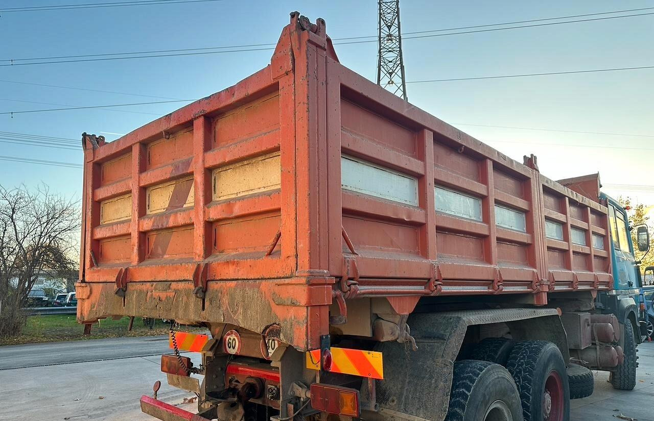 - Truk jungkit: gambar 4 - Truk jungkit: gambar 4