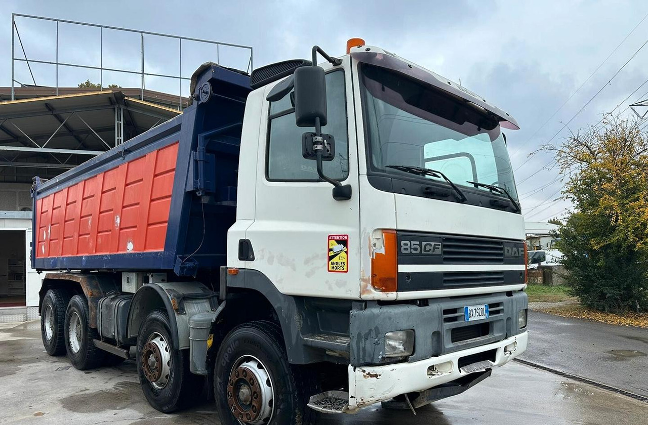 - Truk jungkit: gambar 3 - Truk jungkit: gambar 3