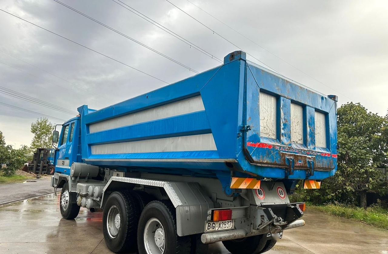 - Truk jungkit: gambar 5 - Truk jungkit: gambar 5