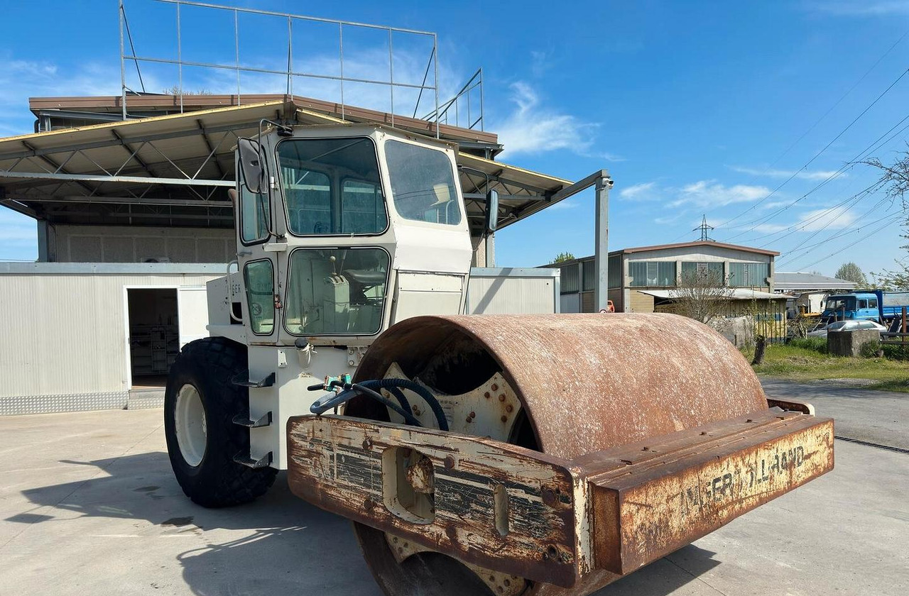 Rullo ferro gomma 18 ton - Pemadat: gambar 2 Rullo ferro gomma 18 ton - Pemadat: gambar 2