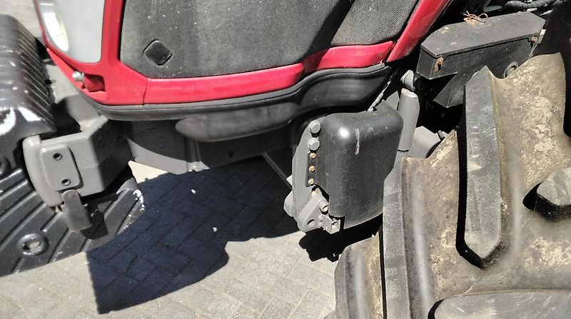 Valtra T153 Versu - Traktor: gambar 4 Valtra T153 Versu - Traktor: gambar 4