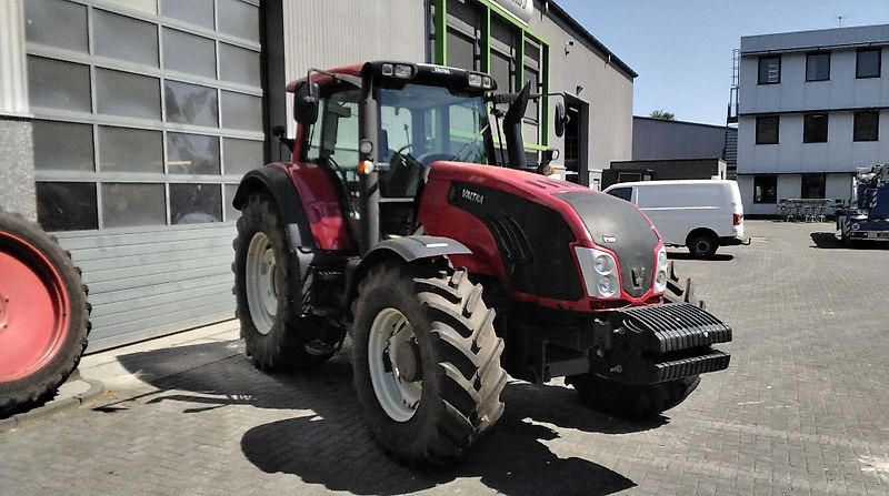 Valtra T153 Versu - Traktor: gambar 3 Valtra T153 Versu - Traktor: gambar 3