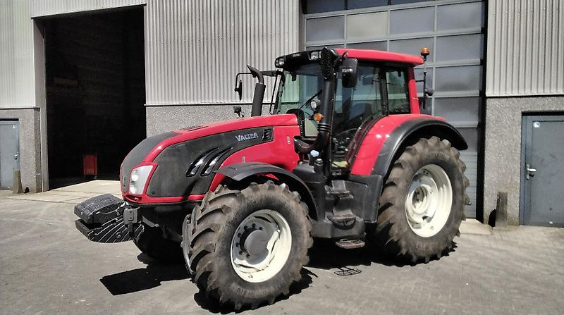Valtra T153 Versu - Traktor: gambar 1 Valtra T153 Versu - Traktor: gambar 1