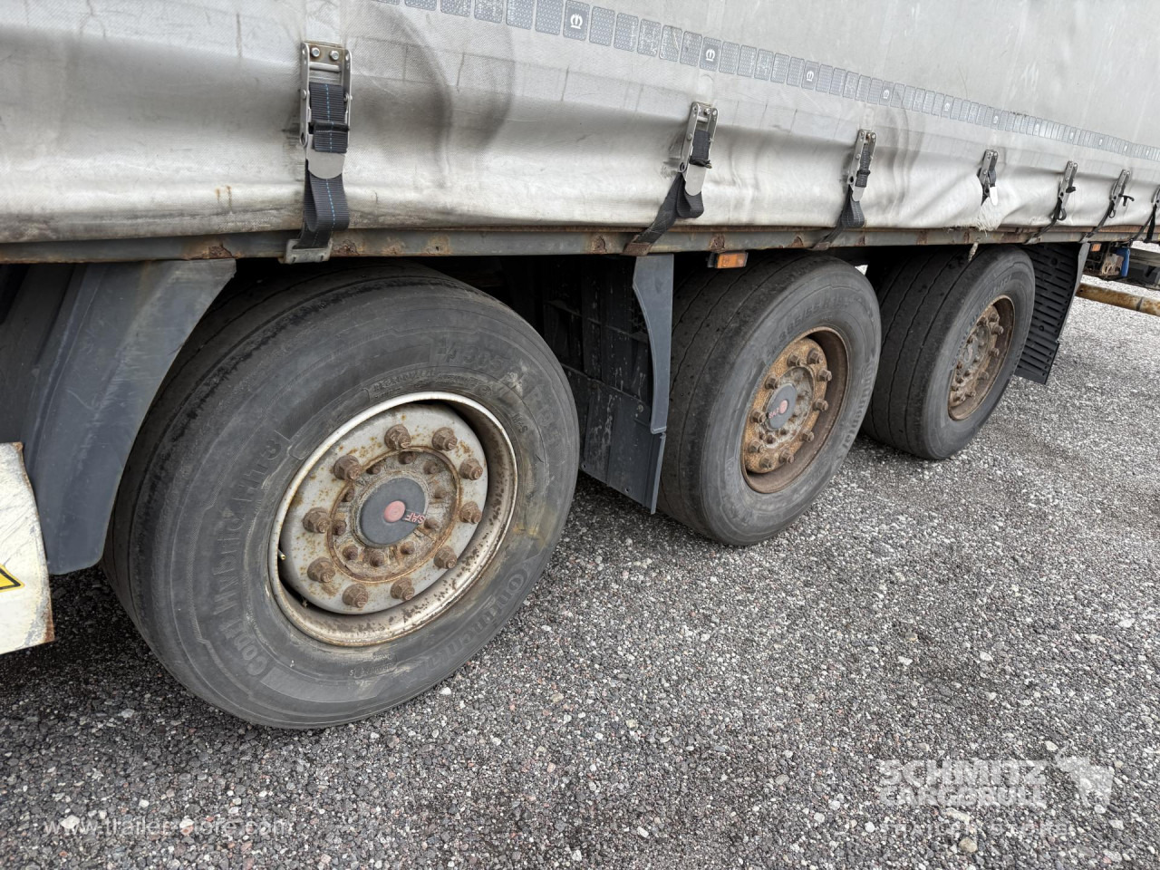 KRONE Curtainsider Mega - Semi-trailer dengan terpal samping: gambar 4 KRONE Curtainsider Mega - Semi-trailer dengan terpal samping: gambar 4