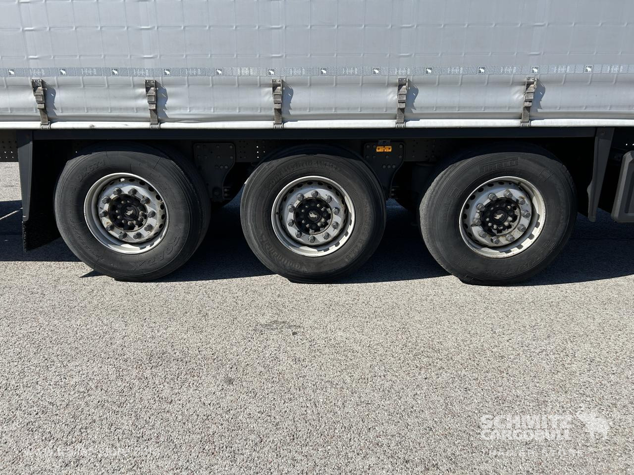 SCHMITZ Curtainsider Standard - Semi-trailer dengan terpal samping: gambar 4 SCHMITZ Curtainsider Standard - Semi-trailer dengan terpal samping: gambar 4