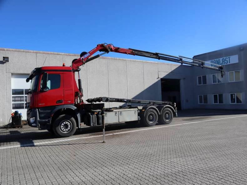 Mercedes-Benz Arocs 2643 euro 6 - Truk pembawa sistem kabel: gambar 1 Mercedes-Benz Arocs 2643 euro 6 - Truk pembawa sistem kabel: gambar 1