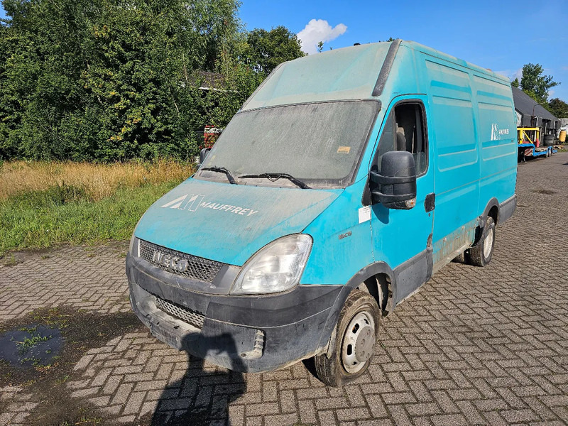 Iveco Daily 35C15V Daily 35C15V - Mobil: gambar 1 Iveco Daily 35C15V Daily 35C15V - Mobil: gambar 1