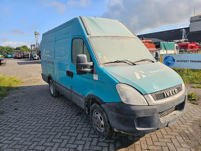 Iveco Daily 35C15V Daily 35C15V - Mobil: gambar 3 Iveco Daily 35C15V Daily 35C15V - Mobil: gambar 3
