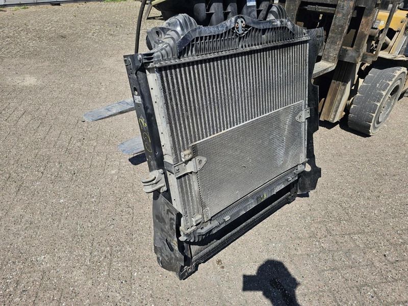 MAN BERH Radiateur radiateur / koelradiator voor MAN TGX / TGA / TGS - Radiator: gambar 3 MAN BERH Radiateur radiateur / koelradiator voor MAN TGX / TGA / TGS - Radiator: gambar 3