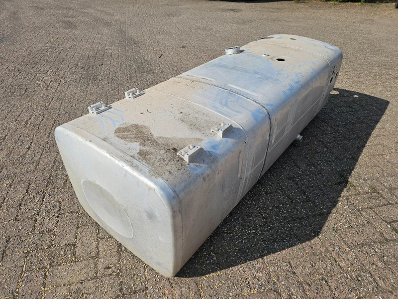 MAN Brandstoftank 760 Liter - L210 B70 H70 - Onderdeel nr. 81.12201-6503 - Tangki bahan bakar untuk Truk: gambar 3 MAN Brandstoftank 760 Liter - L210 B70 H70 - Onderdeel nr. 81.12201-6503 - Tangki bahan bakar untuk Truk: gambar 3