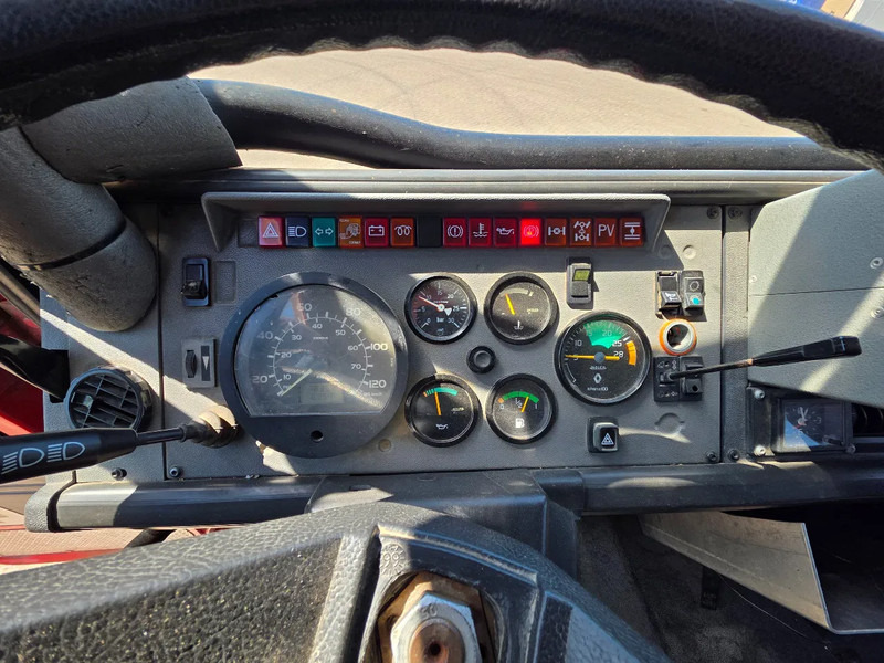 Truk pemadam kebakaran Renault Midliner 210 M210: gambar 11 Truk pemadam kebakaran Renault Midliner 210 M210: gambar 11