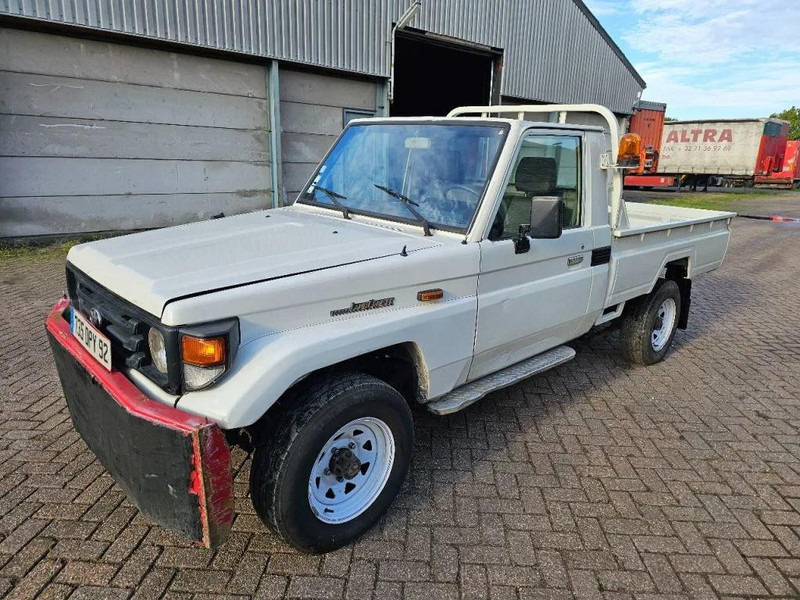 Toyota Land Cruiser - Mobil: gambar 1 Toyota Land Cruiser - Mobil: gambar 1