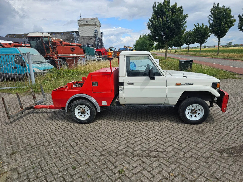 Toyota Land Cruiser LB71MOD - Mobil: gambar 4 Toyota Land Cruiser LB71MOD - Mobil: gambar 4